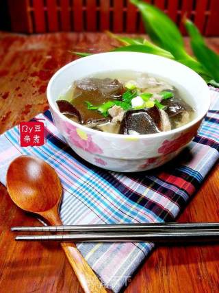 Black Fungus Lean Meat Soup recipe