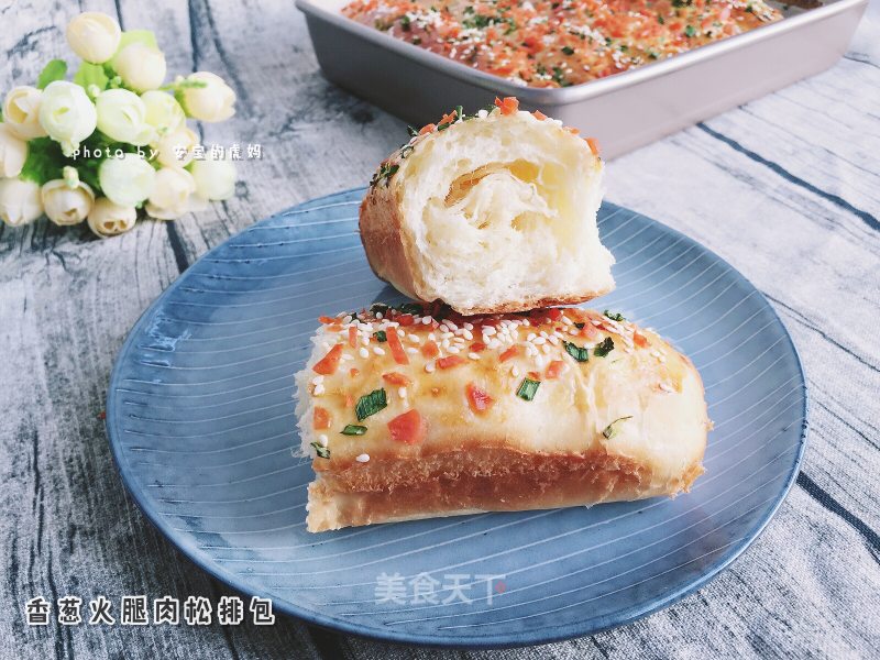 #四session Baking Contest and It's Love to Eat Festival# Scallion Ham and Pork Floss Steak Buns recipe