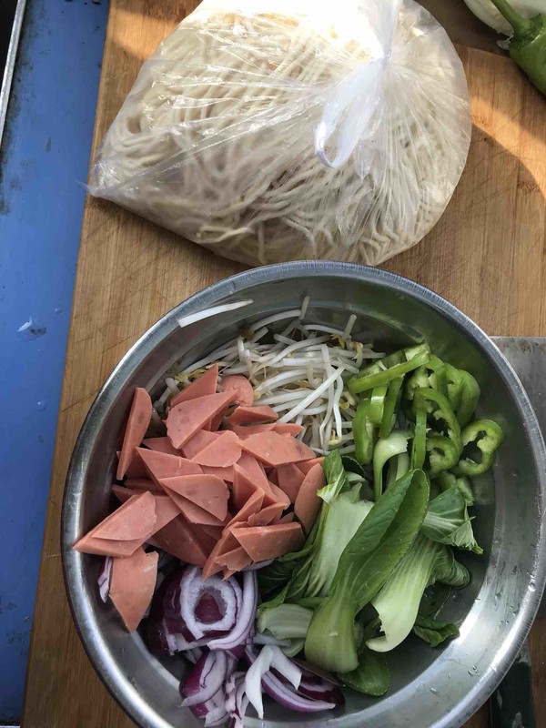 So Simple and Delicious Home-cooked Fried Noodles recipe