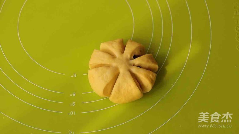 Golden Pumpkin Honey Bean Buns recipe