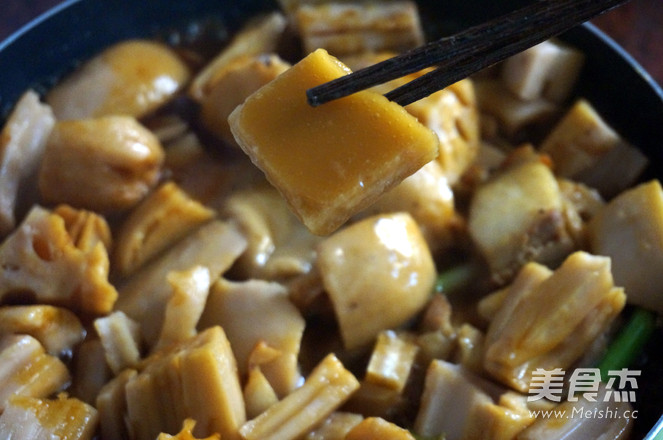 Braised Pork Belly with Lotus Root recipe