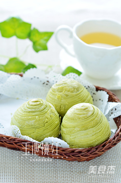 Matcha Rose Yolk Cake recipe