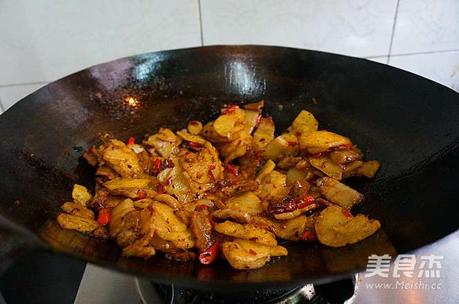 Stir-fried Potato Chips with Pork Belly recipe