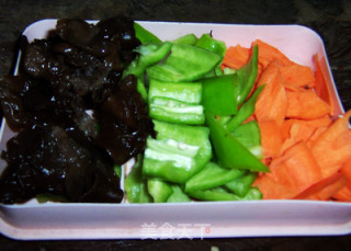 Black and White Tofu with Fish-flavored Minced Pork recipe