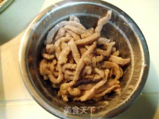 Assorted Fried Noodles with Shredded Pork recipe