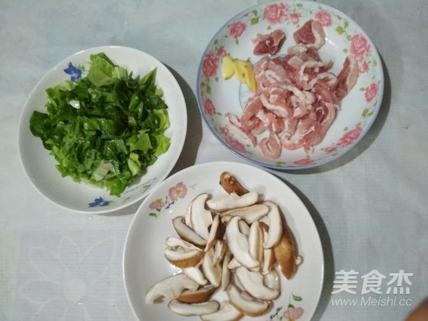 Root Lettuce and Mushroom Soup recipe