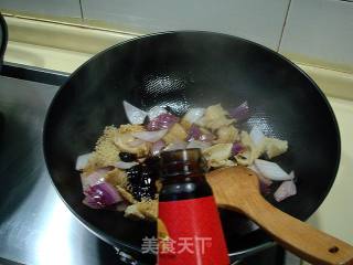 Stir-fried Beef Tripe with Black Pepper and Onion recipe