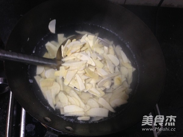 Stir-fried Pork with Winter Bamboo Shoots recipe