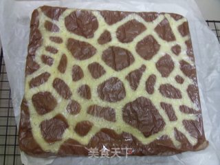 Giraffe Pattern Cream Cake Roll recipe