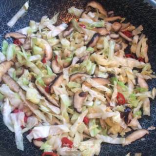 Stir-fried Cabbage with Dried Shiitake Mushrooms recipe