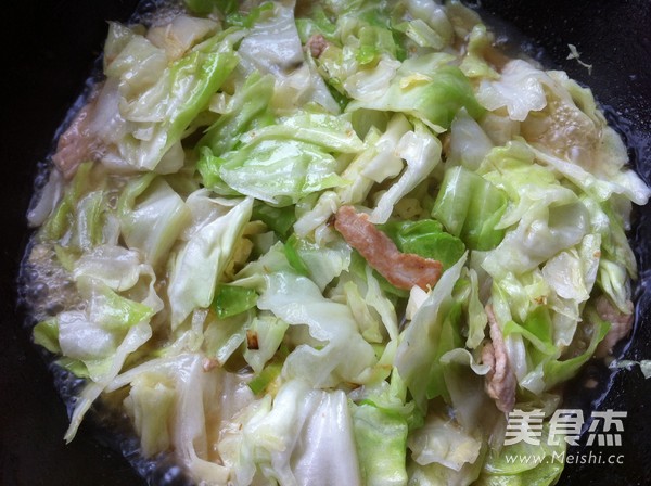 Stir-fried Pork with Frozen Cabbage and Tofu recipe