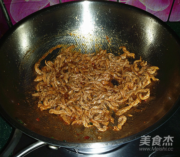 Stir-fried Beef Shredded in Sauce recipe