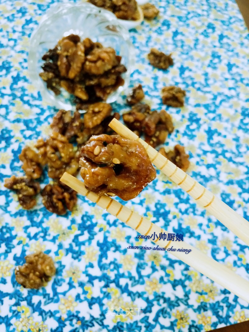 Crispy and Sweet Amber Walnut Kernels recipe