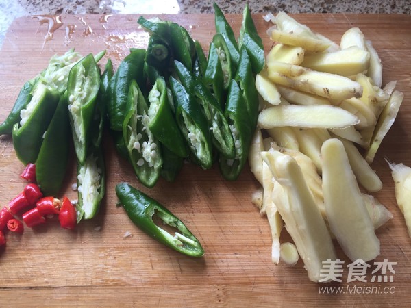 Bawang Supermarket | Stir-fried Rooster Pieces recipe