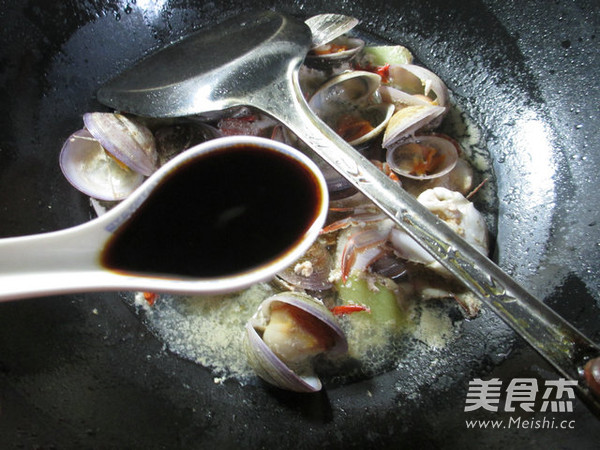 Round Clams Boiled Crab recipe