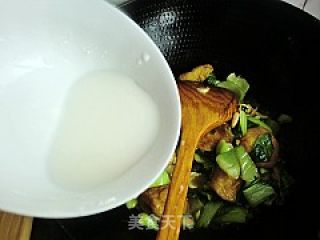 Simple Home-cooked Dishes---grilled Gluten with Vegetables recipe