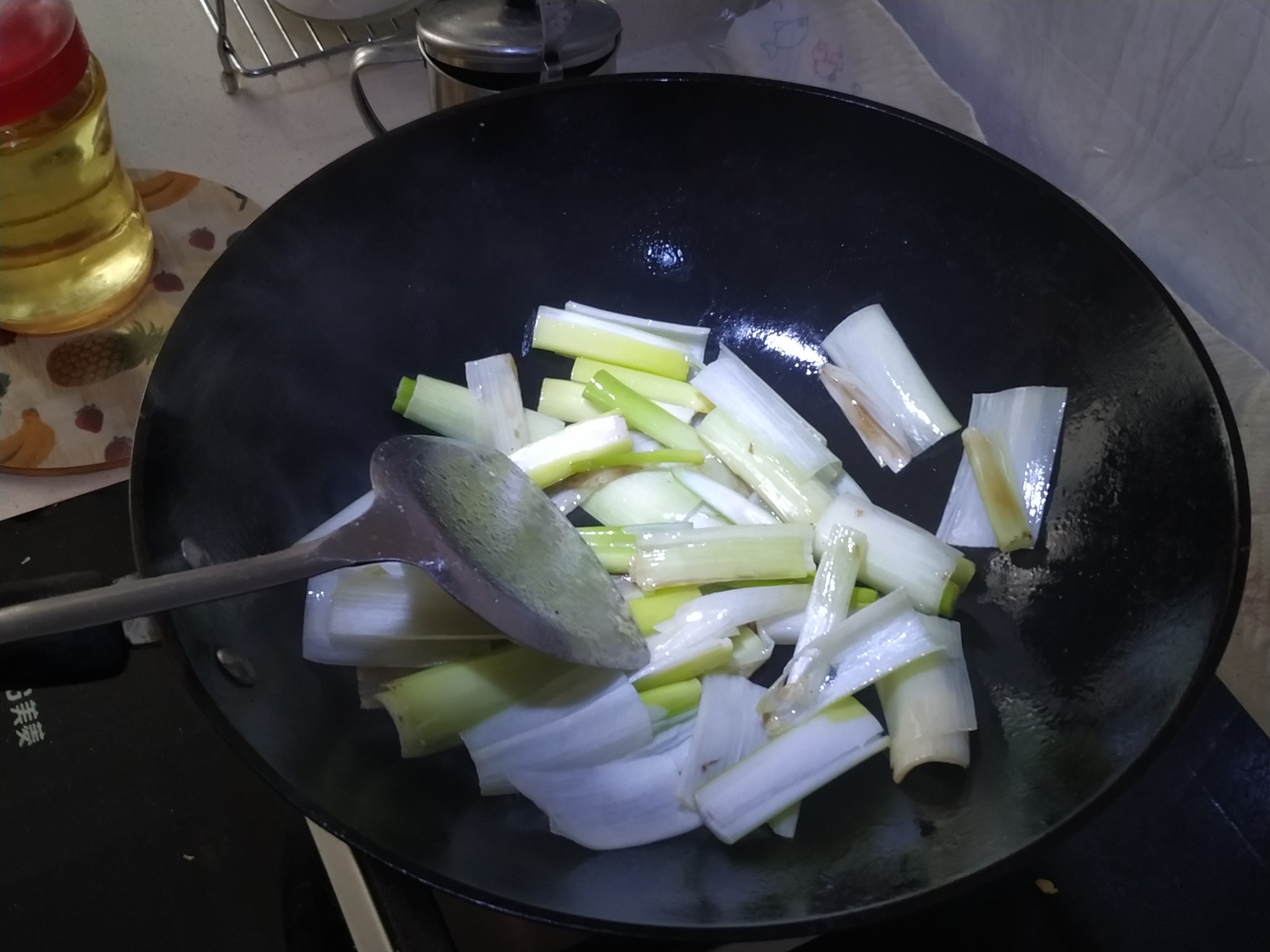 Fried Sea Prawns with Green Onions recipe