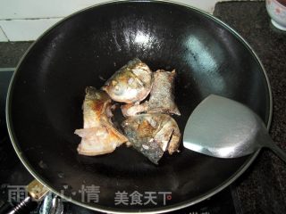 Silver Carp Head Stewed Tofu recipe