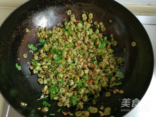 Noodles with Beans and Pleurotus recipe