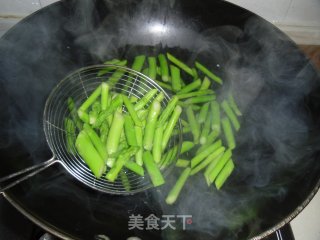 Asparagus and Lily Stir-fry recipe