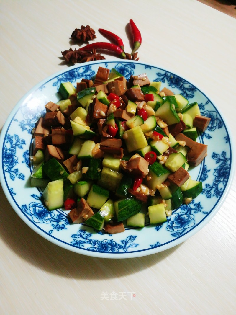 Spiced Dried Beans Mixed with Cucumber recipe