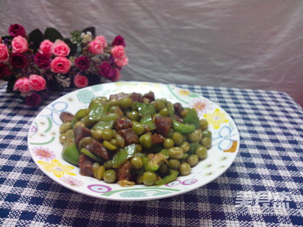 Beef Balls and Green Pepper Stir-fried Beans recipe