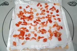 [tomato Recipe] Christmas Strawberry Cake Roll——sweet and Sour Christmas Food recipe