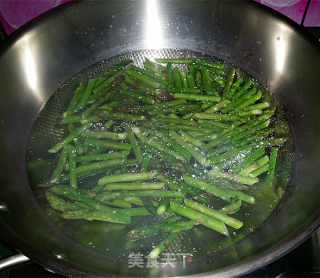 Stir-fried Bacon with Asparagus in Bean Sauce recipe