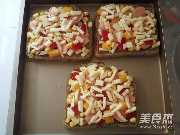 Ham and Pepper Toast Pizza recipe