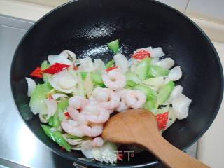 Stir-fried Shrimp Balls with Celery and Lily recipe