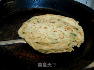 Simple and Easy to Make-crispy Green Onion Pancake (with Detailed Instructions for Hot Noodles) recipe