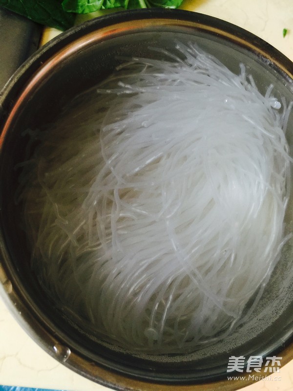 Fried Fried Dough Sticks, Vermicelli and Cabbage recipe