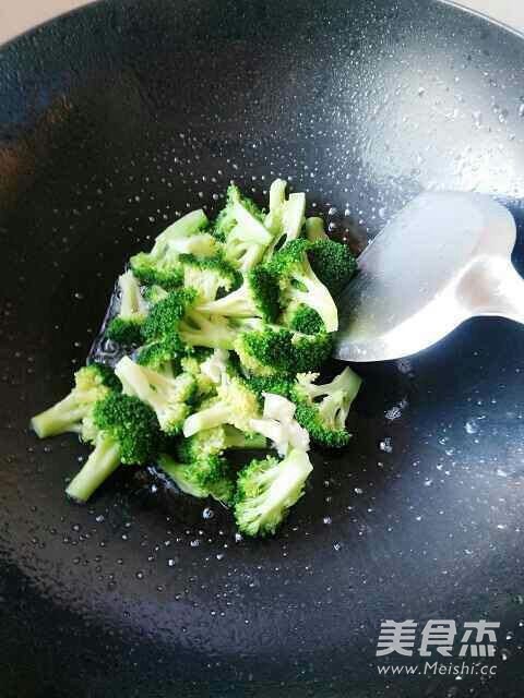 Braised Broccoli in Tomato Sauce recipe