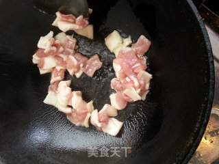 Stir-fried Horseshoe with Pork Belly recipe