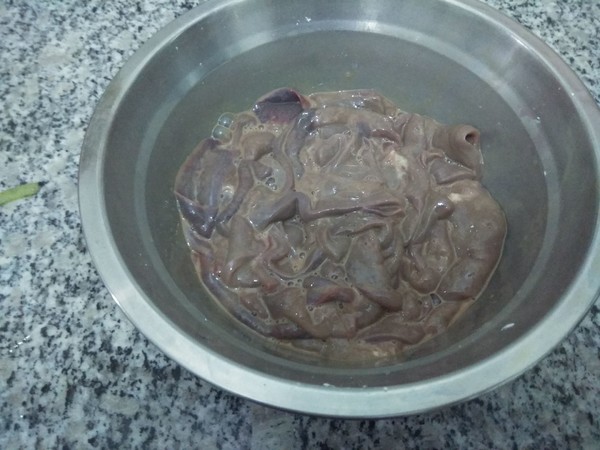 Stir-fried Pork Liver with Leek recipe