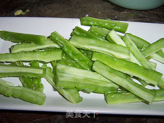 Stir-fried Bitter Gourd with Dace in Black Bean Sauce recipe