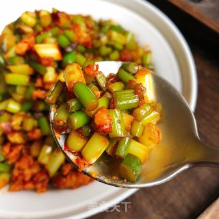 Stir-fried Minced Pork with Garlic Moss recipe