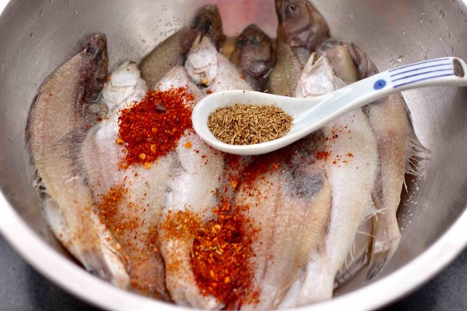Spicy Cumin Sliced Mouth Fish recipe