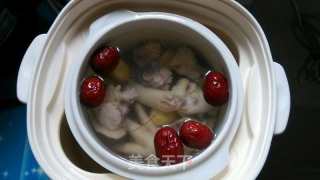 Five Fingers Hairy Peach Root Chicken Soup recipe