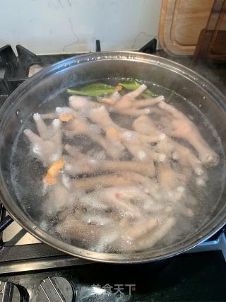 Chicken Feet with Lees recipe