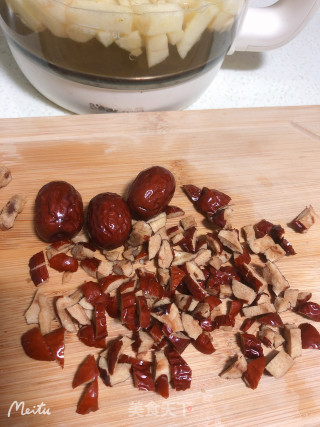 Apple and Red Date Soup recipe