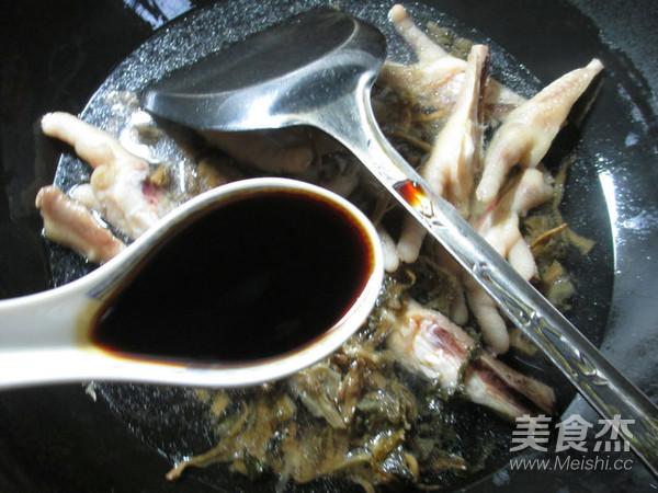 Grilled Chicken Feet with Plum Dried Vegetables recipe