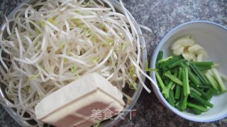 Tofu Mixed with Sprouts recipe