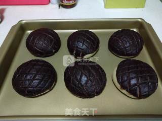 #aca烤明星大赛#cocoa Pineapple Buns recipe