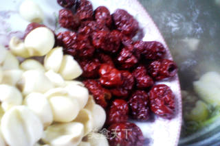 Stewed Chicken Soup with Red Dates and Lotus Seeds recipe