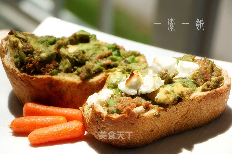 Grilled Baguette with Avocado and Tuna recipe