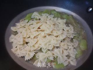 Loofah Butterfly Powder with Egg Meat Slices recipe