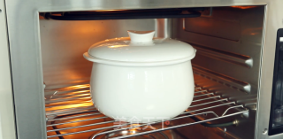 Warm and Delicious Sweet Soup-tremella Lotus Soup recipe