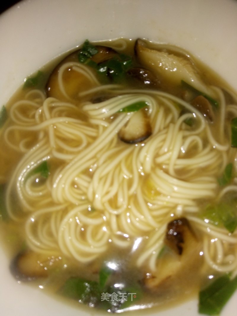 Green Mushroom Noodles