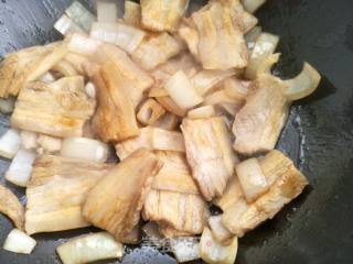 Stir-fried Green Pepper with Twice-cooked Pork recipe